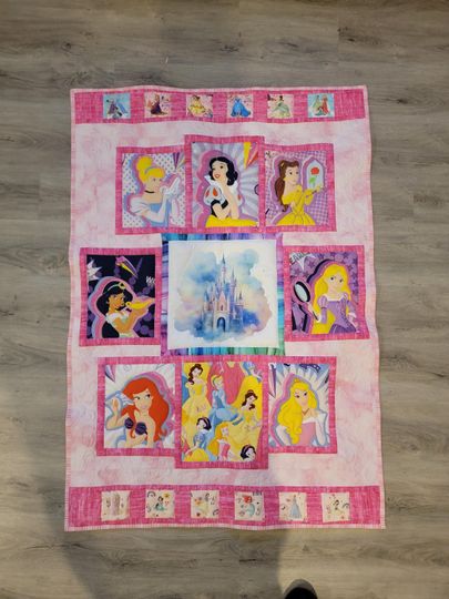 Discover Disney Princesses baby Quilt 33" x 55"