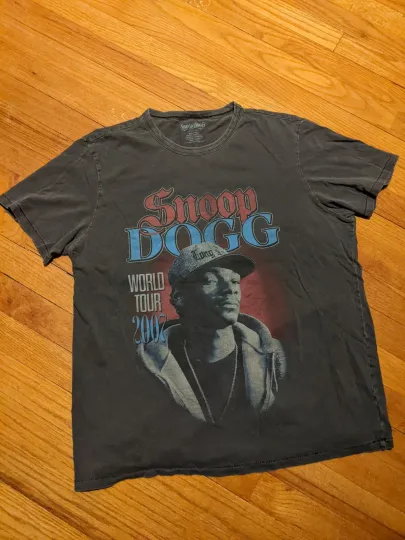 Discover Vintage 2007 Snoop Dogg Men's Snoop Dogg Tour T-shirt