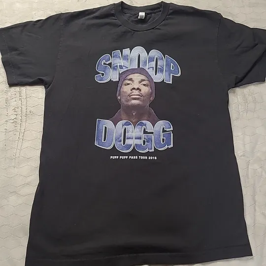 Discover Snoop Doggy Dogg Puff Puff Pass Tour 2016 Graphic T-Shirt Men’s L Large Cotton