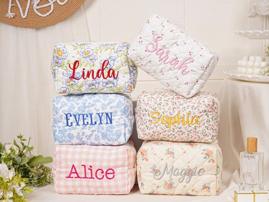 Personalized Embroidered Makeup Bag,Bridesmaid Name Makeup Bag,Floral Cosmetic Bag,Travel Makeup Pouch,Bridesmaid Gifts,Gift for Her