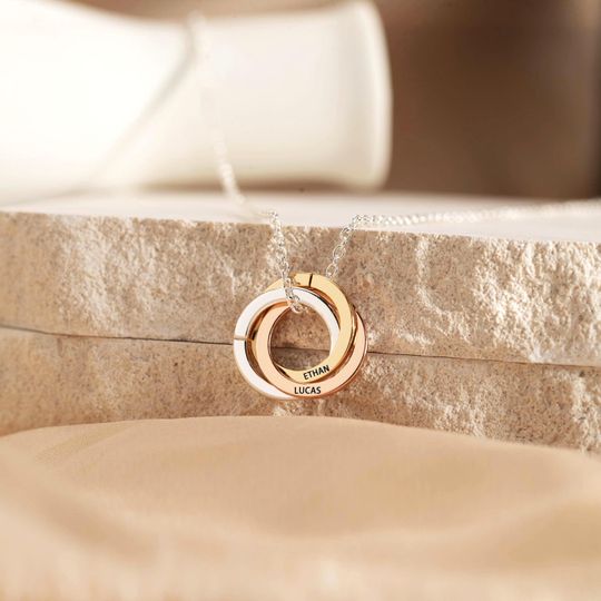 Custom Interlocking Circle Necklace with Multiple Rings for Mom and Family, Stacking Circle Name Necklace for Mother's Day