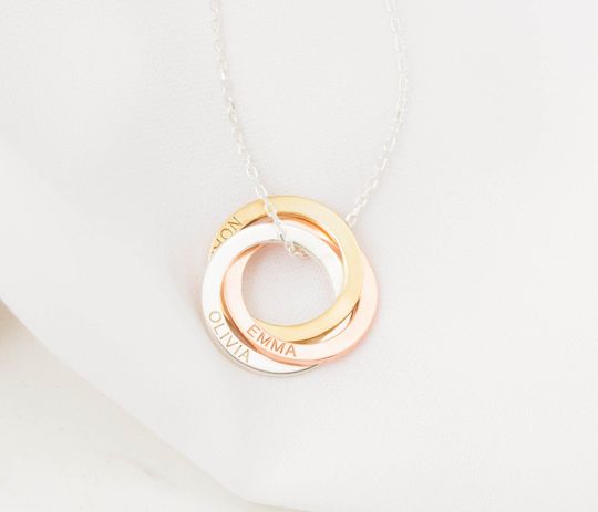 Personalized Interlocking Circle Necklace for Family, Minimalist Eternity Jewelry for Mother