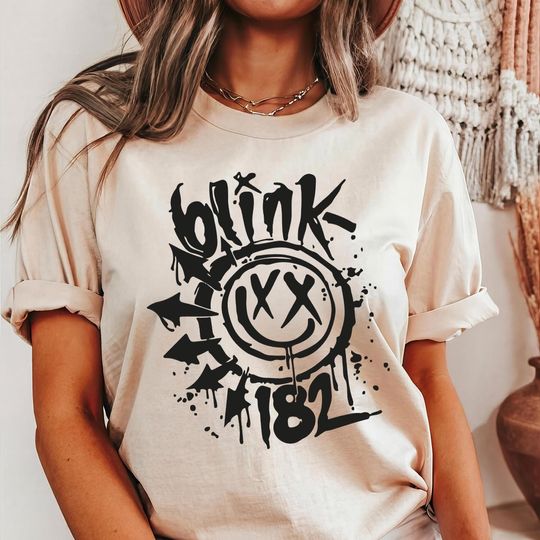 Discover B182 Smiley Face T-Shirt: Vintage Rock Style