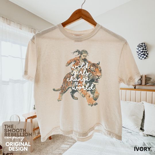 Discover Feminist Wild Girls Change World Tiger Graphic Crop Top Women's Boxy Tee