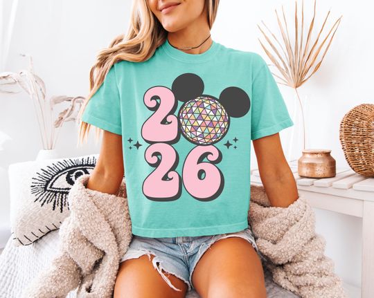 Discover Disney New Year's Eve Mickey Epcot Christmas Boxy T-Shirt Women's