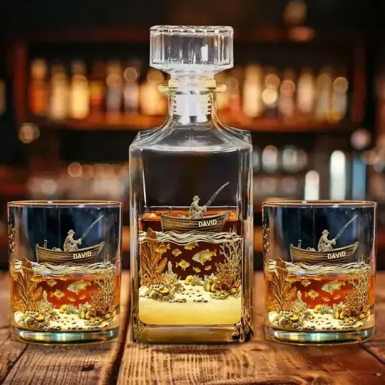 Discover Personalized Fishing Whiskey Bottle & Glass Set – Custom Fisherman Gift for Dad