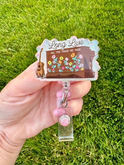 Discover Surprise Songs Badge Reel: Piano & Guitar Badge Clip