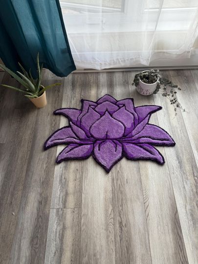 Discover Lotus tufted rug, gold option for Becca