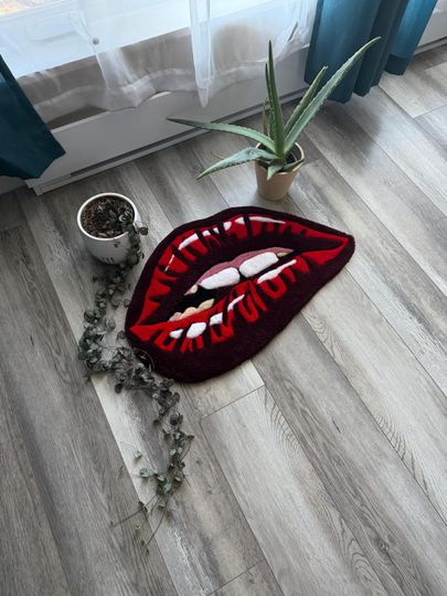 Discover Tufted Mouth Rug