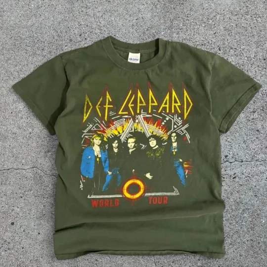 Discover Def Lepp@rd band World Tour T-shirt