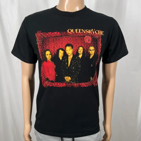 Discover Vintage Queensryche Men's Medium Black Red Q2K World Tour Graphic T-Shirt