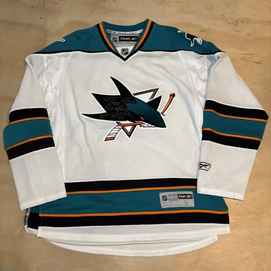 Discover San Jose Sharks Autographed Men’s Hockey Jersey Large 2000s-2010s