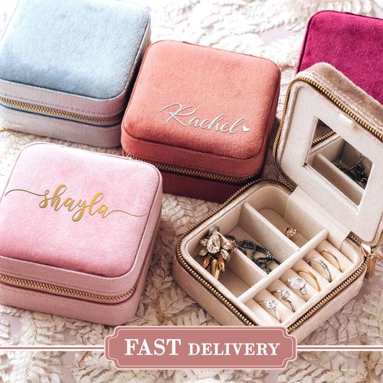 Personalized Velvet Jewelry Box with Name: Square-shaped Travel Jewelry Case, Ring Box in 9 Colors with Zipper [VJB01]