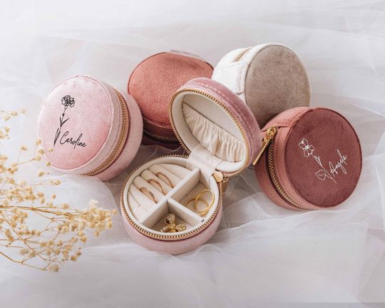 Custom Velvet Jewelry Box, Birth Flower Design, Gift for Her: Bridal Shower, Bridesmaid Proposal [VJB02]