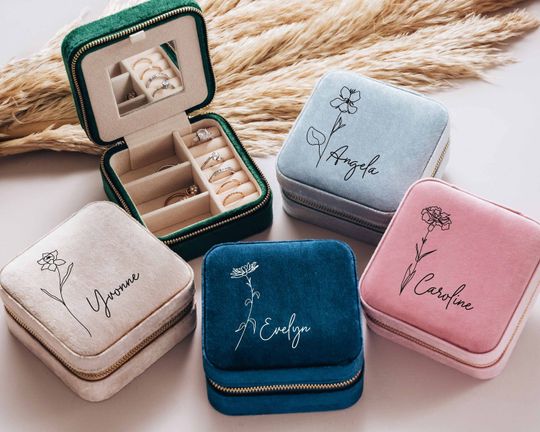Custom Jewelry Box, Gift for Her, Bridesmaid Proposal: Birth Flower Design, Square, Avalable in Velvet