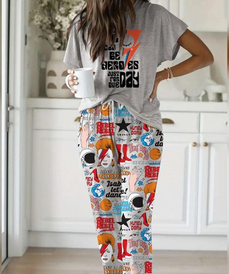 Discover Bowie Musician Casual Pajama Set For Women, Retro 70s Rock Star Sleepwear Set, Vintage Music Icon PJs, Glam Rock Inspired Casual Lounge Set