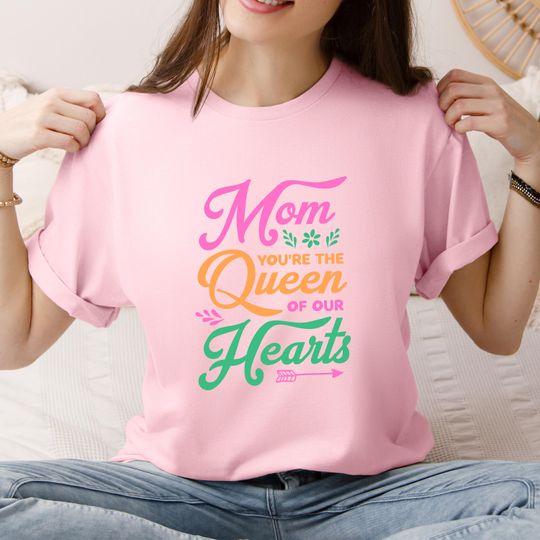 Discover Mom Queen Floral Graphic Tee  Mother's Day Gift