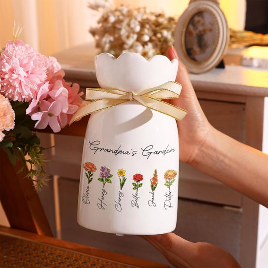 Personalized Flower Vase Gift for Grandma, Custom Birth Flower Vase for Mom or Nana, Grandmas Garden Gift, Mothers Day Gift, Custom Flower