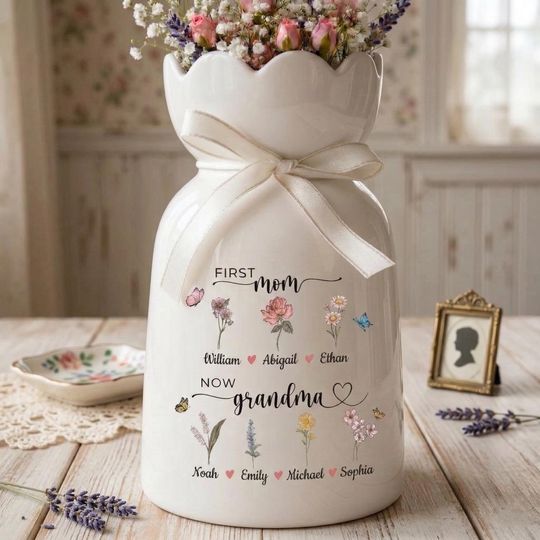 First Mom Now Grandma Vase, Nana's Garden Flower Vase, Birth Month Flower Vase, Birthday Gift for Nana, Family New Year Decor, Mother's Day