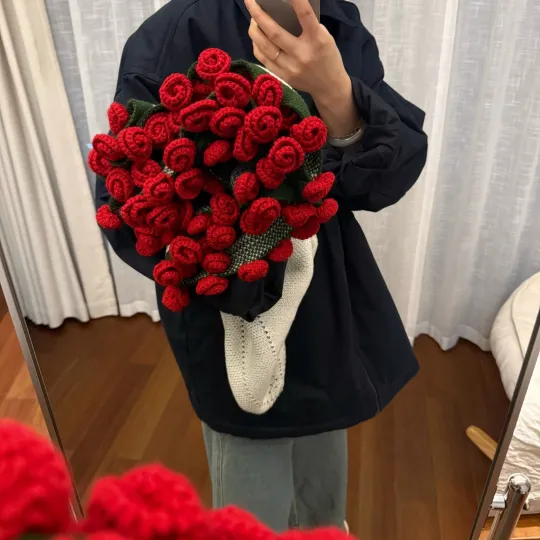 Valentine's Day Gift Hand Crocheted Red Rose Bouquet Flowers