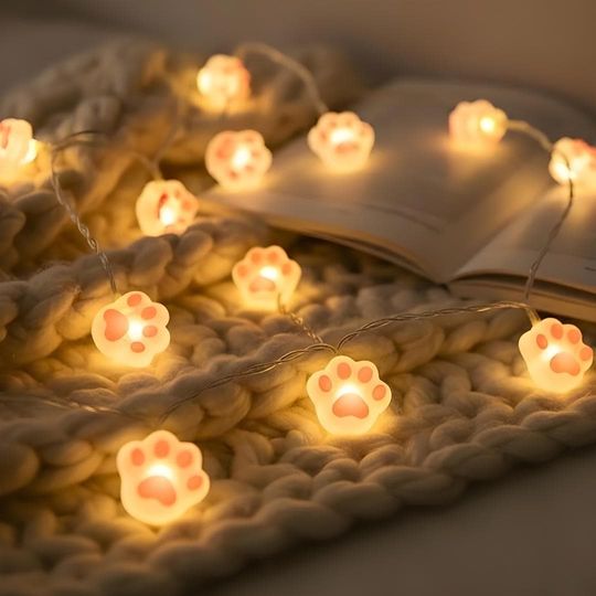 Tiny Cat Paw String Lights | Pink Paw Fairy Lights Battery Powered | Copper Wire Garland for Cute Bedroom & Kawaii Home Decor