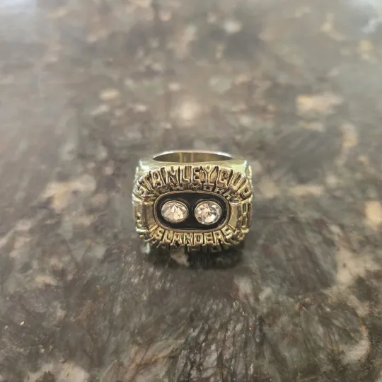 1981 NEW YORK ISLANDERS Ring Hockey Trottier #19 Collector NHL