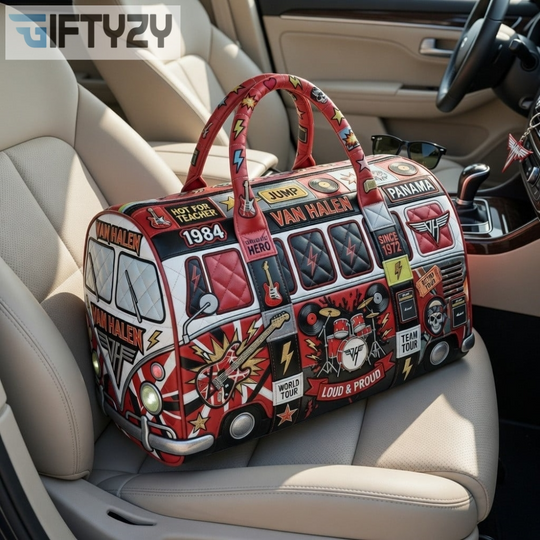 Discover van Loud And Proud Music Legend Quilted Duffle Bag