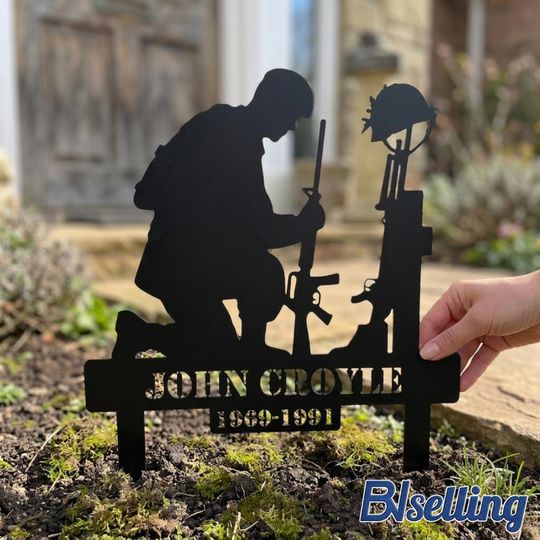 Personalized Kneeling Soldier Metal Garden Stake | Military Memorial Gift | Patriotic Decor