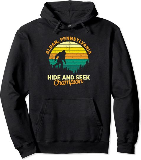 Retro Aldan, Pennsylvania Big foot Souvenir Pullover Hoodie