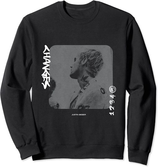 Justin Bieber Changes Sweatshirt