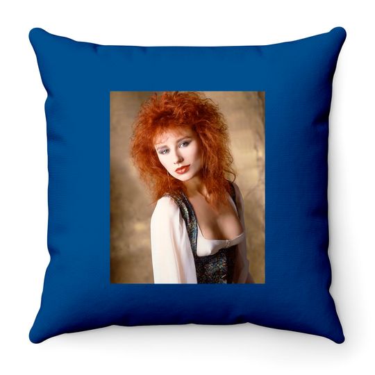 Discover Grunge Feminist Garbage Courtney Love Tori Amos Classic Throw Pillows