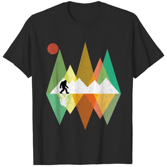 Bigfoot Retro Mountain Bigfoot Sasquatch Yeti Gift T-shirt