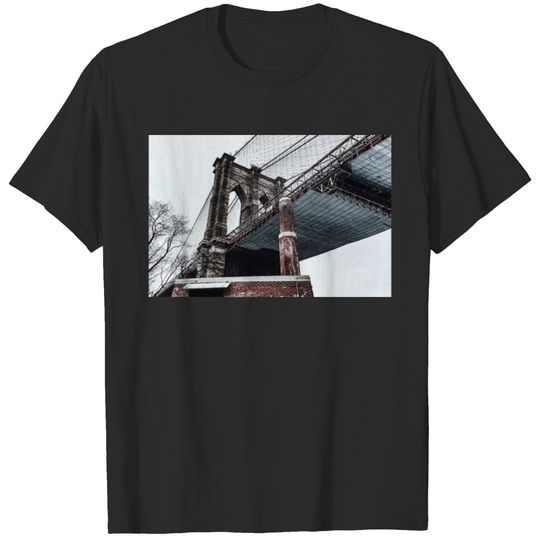 Brooklyn Bridge in New York City T-shirt