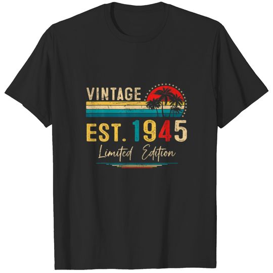 Retro 77Th Birthday Party Vintage Born In 1945 77 T-shirt