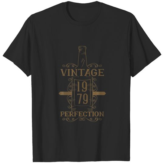 Age 43 Year Old Whiskey Beer Drinking Birth Born 1 T-shirt