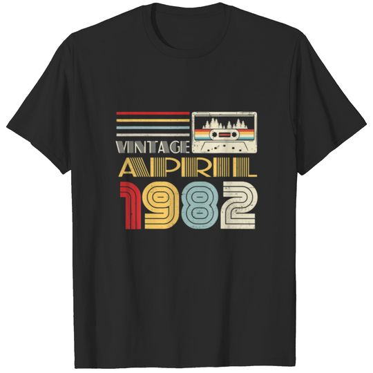 Born In April 1982 Vintage 40Th Birthday 40 Years T-shirt
