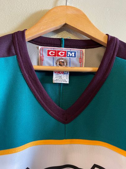 MIGHTY DUCKS / disney ducks / vintage NHL / warm up sweater
