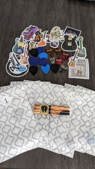 24-Day Guitar Advent Calendar 2025 with Guitar Pics and Accessories