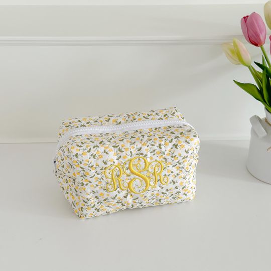 Personalized Floral Makeup Bag/ Handmade Quilted Cosmetic Bag/ Toiletry Bags/ Travel Makeup Pouch/ Embroidered Gift for Her/ Bridesmaid Gift