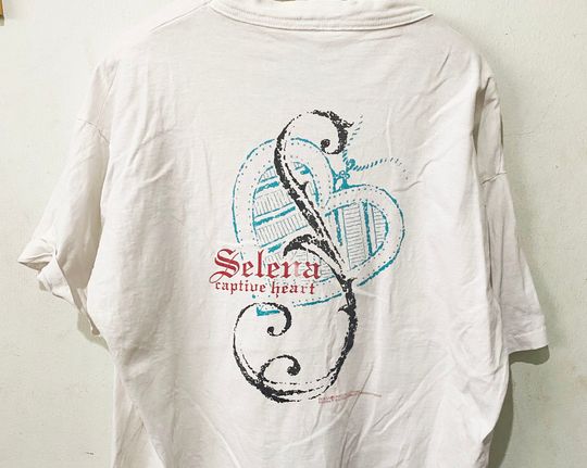 Vintage Selena Quintanilla Captive Heart Shirt