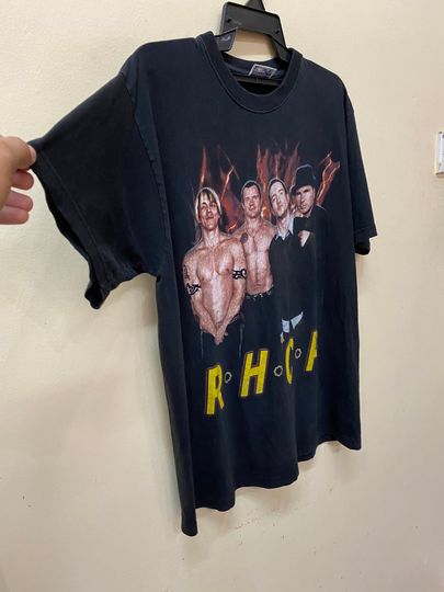 Vintage 90s Red Hot Chili Peppers bootleg t shirt