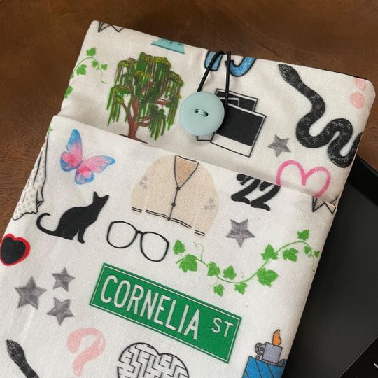 Taylorr Swifts Kindle Case