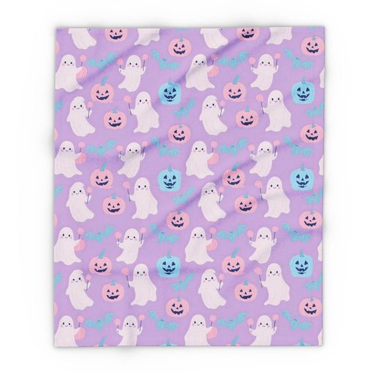 Whimsical Ghost Fleece Blanket: Halloween Decor Throw