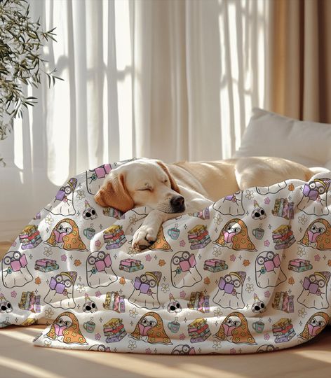 Halloween Ghost Fleece Blanket with Cute Reading Design