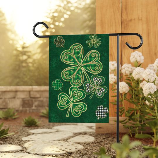 Celtic Shamrock Garden Flag, St Patricks Day Irish Yard Flag, Green Gold Shamrocks Outdoor Decor, Lucky Clover Lawn Flag