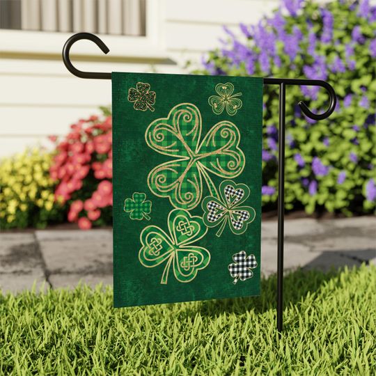 Celtic Shamrock Garden Flag, St Patricks Day Irish Yard Flag, Green Gold Shamrocks Outdoor Decor, Lucky Clover Lawn Flag