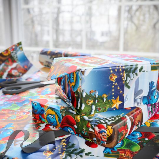 Christmas Smurf Kids Wrapping Paper: Festive Holiday Packaging
