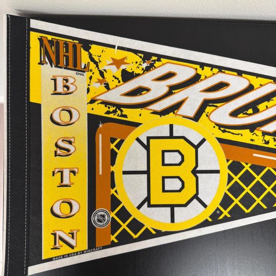 Boston Bruins NHL vintage pennant from 1990s