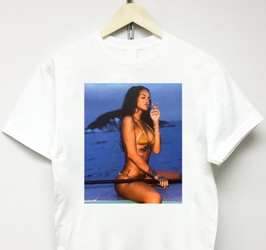 RIHANNA T-SHIRT