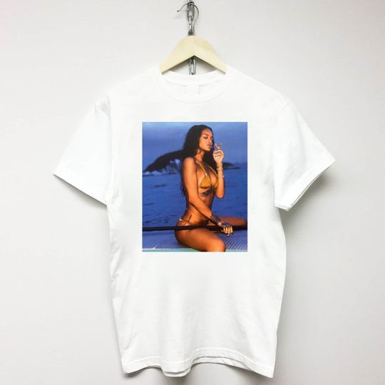 RIHANNA T-SHIRT